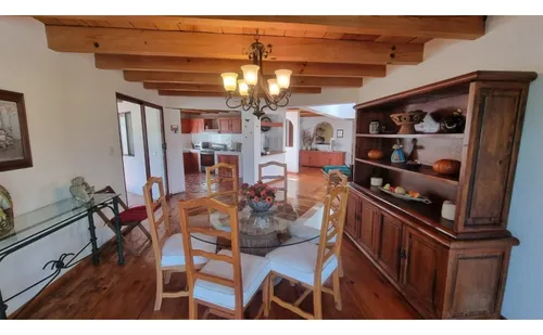 Casa Funcional Y Práctica En Venta, Centro De Avandaro