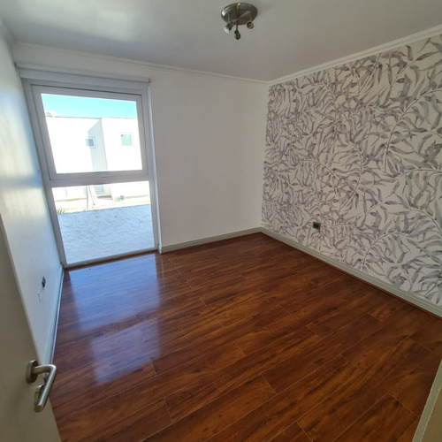 Se Arrienda Con Compromiso De Compra, Amplia Casa En Nogales