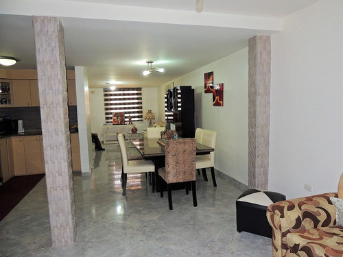 Imagen 4 de 15 de Linda Town House En Llano Alto.