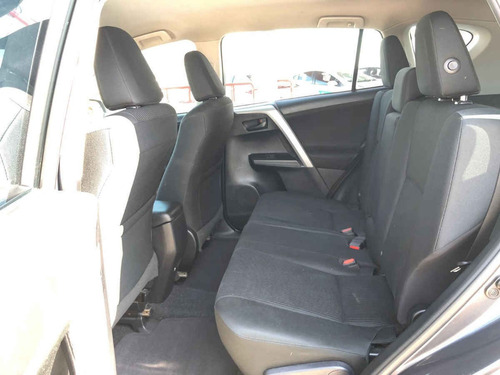 Imagen 10 de 14 de Toyota Rav4 2017 5p Le L4/2.5 Aut