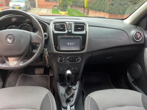 Renault Logan 1.6 Privilege / Intens