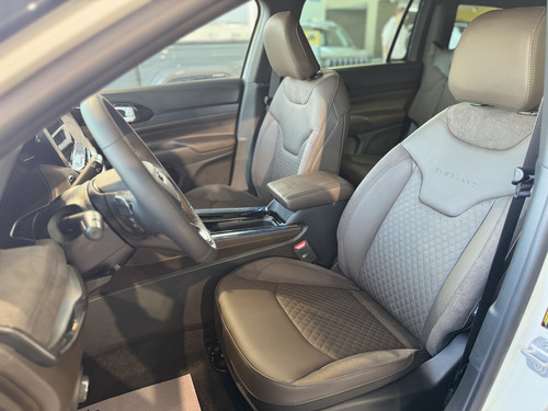 Jeep Commander 1.3 Overland Fwd At