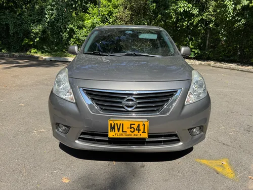 Nissan Versa Advance 1.6 Mt
