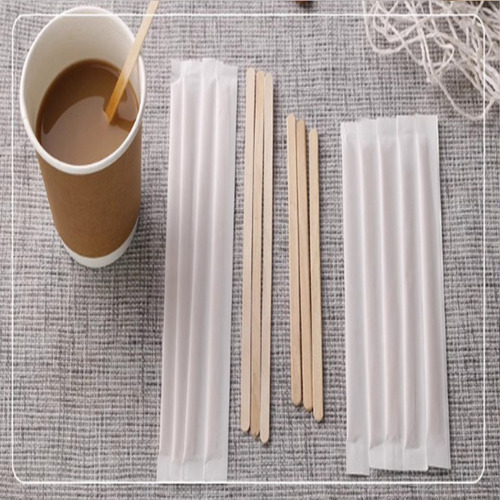 Q Un Batidor De Café Desechable Con Leche En Polvo Stirri