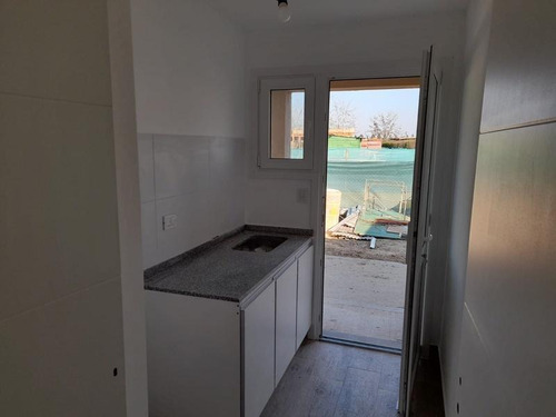 Imagen 8 de 13 de Moderna Casa A Estrenar En Cantón - Islas
