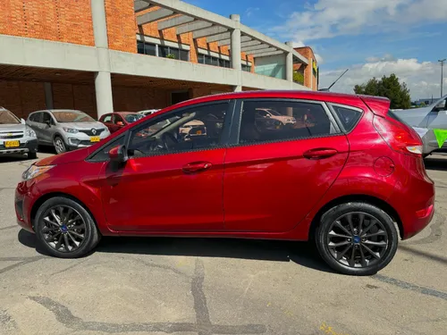 Ford Fiesta 1.6 Hatchback Mecánica