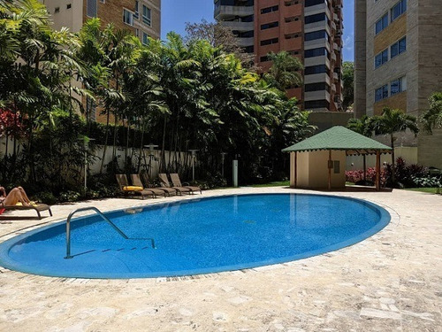 Imagen 2 de 20 de En Alquiler Bello Apartamento Las Mesetas 210 M2