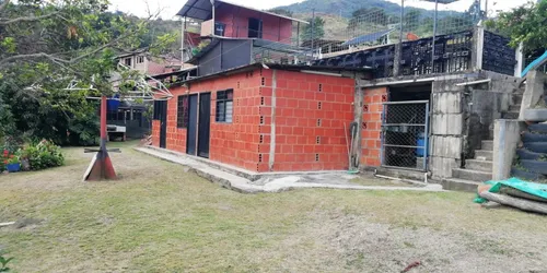 Finca Con 40 Metros A Orilla De La Via Principal Yumbo La Cumbre