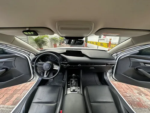 Mazda 3 Touring Hybrido 2.0 Mod 2023
