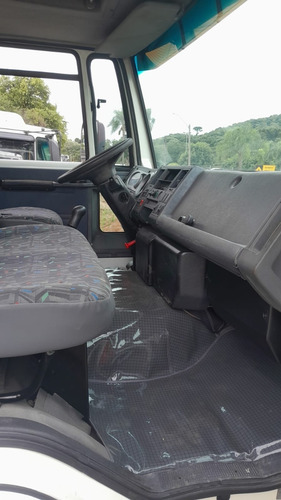 Cargo 2422 E 3-eixos Caçamba