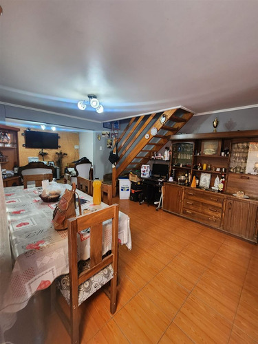 Casa En Venta De 2 Dorm. En Molina