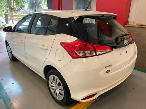 Toyota Yaris Xs Audio 1.5 Manual 5p Hatchback