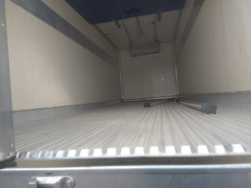 Imagem 5 de 11 de M Benz L1620 2009 345000 Bau Refrigerado S/detalhes Novinho