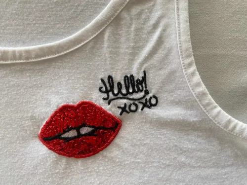 (vta) Como Quieres. Remera Kiss Lentejuelas. Talle 36 #loe2 (Usado)