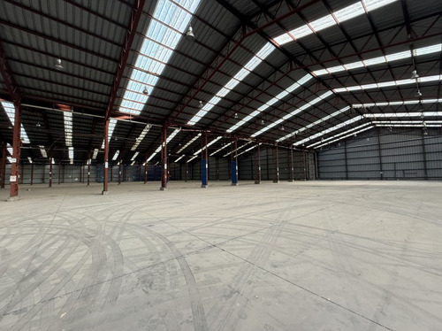 Centro De Distribucion En Lo Boza - Gran Bodega Con Oficinas