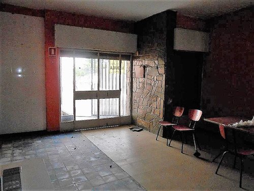 Se Alquila Local Comercial Buena Ubicación