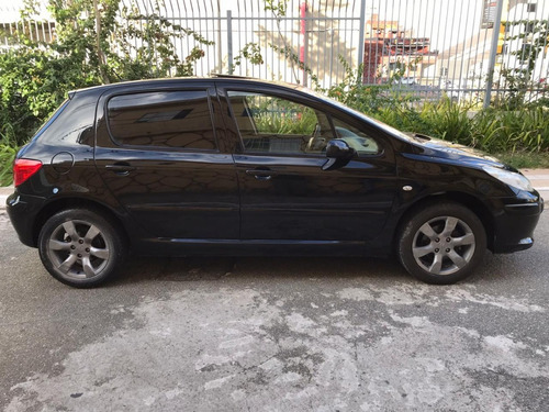 Peugeot / 307 Presence Pack 1.6 Flex - 2009/2010