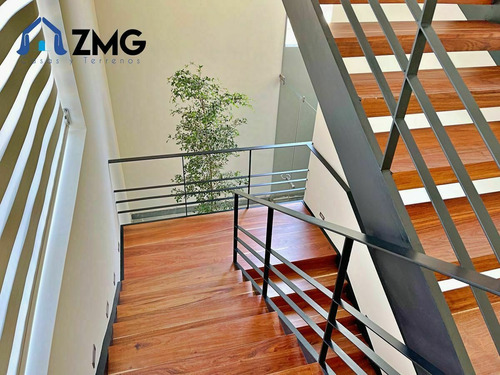 Residencia De Lujo En El Cielo Colinda Con Green Solo Exigen