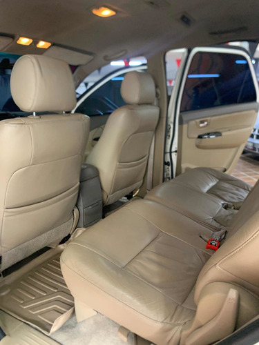 Imagen 7 de 8 de Toyota Fortuner 4x4 4.0