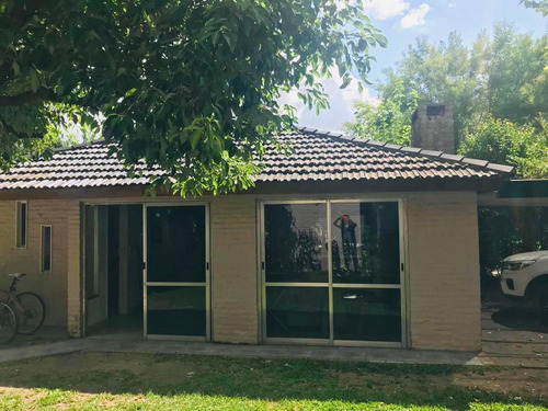 Casa - Mapuche C.c Lista Para Mudarse, 4 Dormitorios, Quincho Y Pileta.