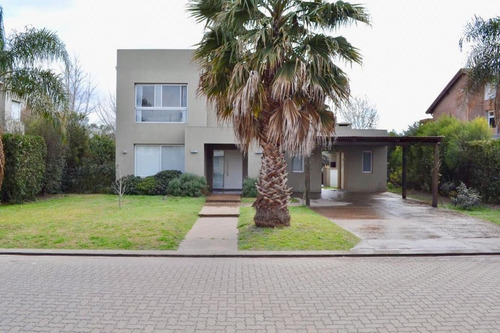 Casa En Miraflores, Funes Hills.