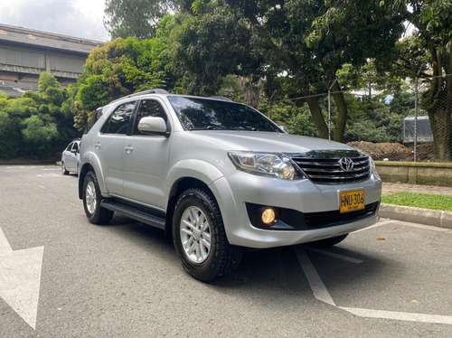 Imagen 4 de 9 de Toyota Fortuner 2014 2.7l 4x2