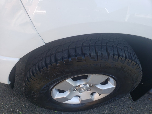 Nissan Frontier 2010 2.5 Le Cab Doble 4x4