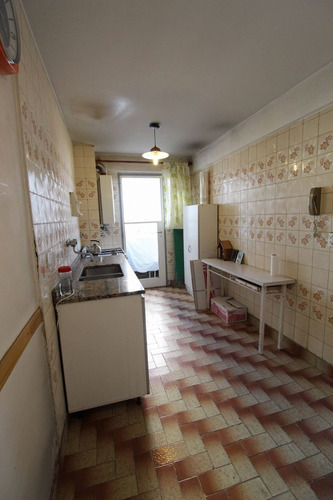 Imagen 4 de 12 de Departamento 2 Ambientes Con Cochera Escucha Oferta