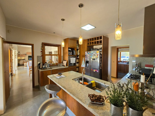 Córdoba, Anisacate, Casa De 3 Dormitorios, Arroyo Y Visuales A Las Sierras
