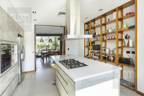 Imagen 5 de 30 de Hermosa Casa En St Thomas Este | Aceptaría Permuta