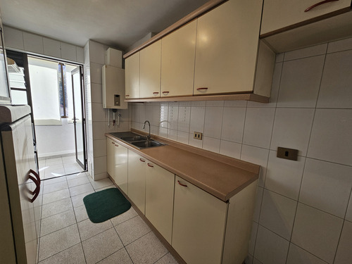Departamento En Calle Traslaviña, A Pocas Cuadras De Alvare