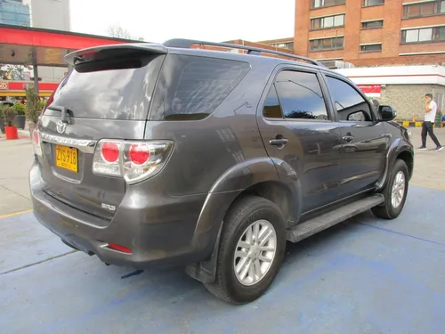 Toyota Fortuner Sr5 4x2 2700cc Mt Aa