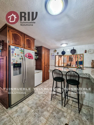 Venta - Quinta En Alto Prado. Estado Miranda.