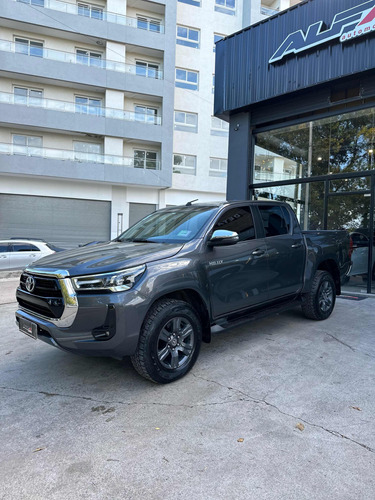 Toyota Hilux 2.8 Cd Srv 177cv 4x2 At