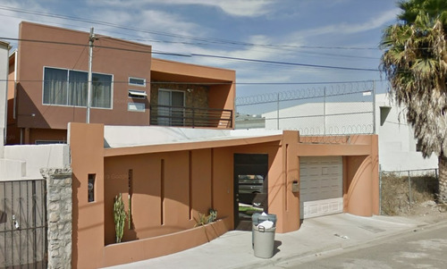 Amc Hermosa Casa En Otay Constituyentes Con Balcon