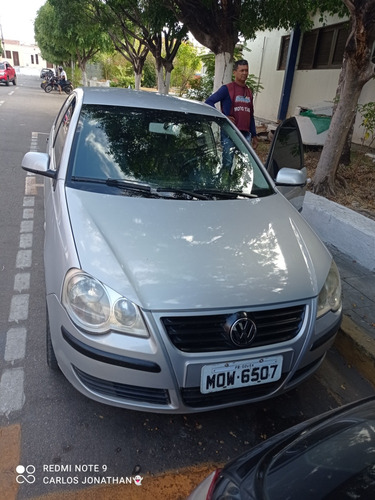 Volkswagen Polo Sedan 1.6 Total Flex 4p