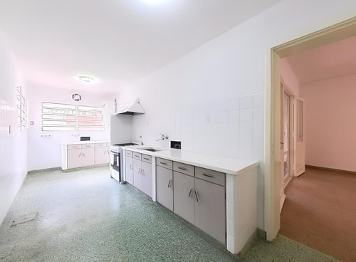 Casa En Venta De 3 Dormitorios - Garage - Jardin - En Barrio Parque Cornelio Saavedra