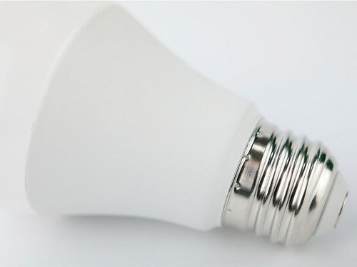Imagen 4 de 8 de Ampolleta Led Inteligente Wifi Multicolor 1 Unidad