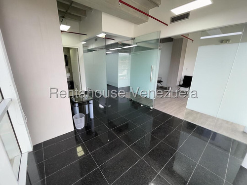 Oficina En Torre Exclusivas En Las Mercedes, Jm-rc 26-396