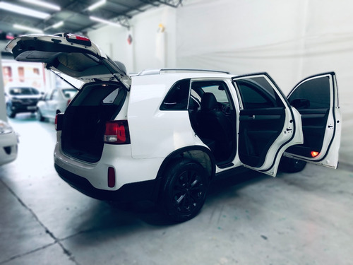 Imagem 9 de 25 de Kia Sorento 2.4 Ex 5l 4x2 Aut. 5p