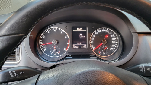 Volkswagen Suran 1.6 Highline 101cv