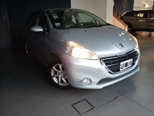 Peugeot 208 1.5 Allure Touchscreen