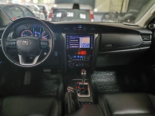 Toyota Hilux SW4 Hilux SW4 SRX 4x4 2.8 TDI 16V Dies. Aut.