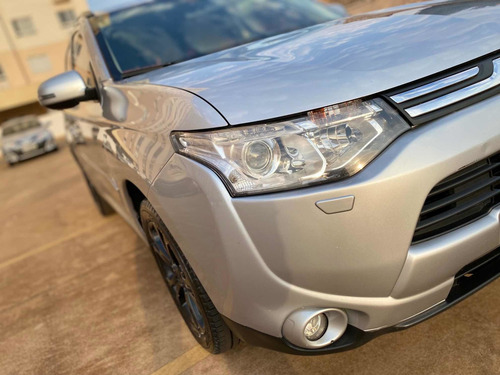 Imagem 3 de 15 de Mitsubishi Outlander 2014 3.0 V6 Gt 4wd 5p