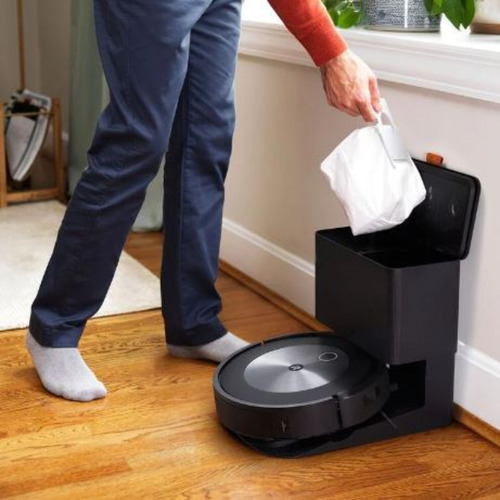Aspiradora robot iRobot Roomba J7+ negra