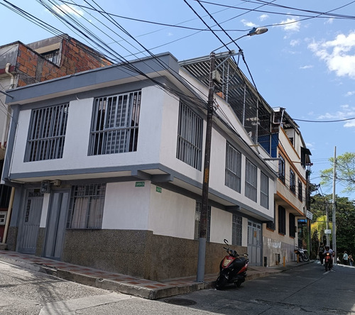 Se Vende Casa Esquinera En Cuba Pereira
