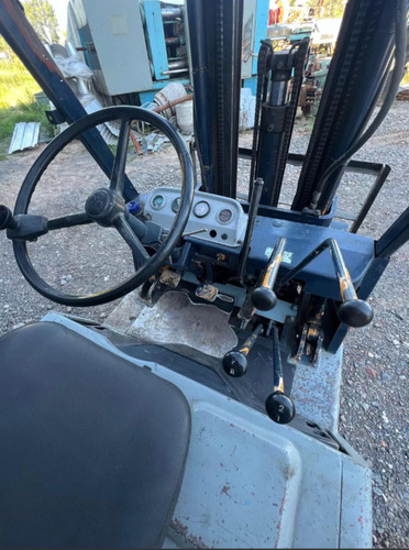 Autoelevador Komatsu 1500kg Torre Triple Motor Naftero