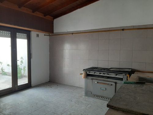 Imagen 8 de 10 de Chalet En Alquiler Con Destino Profesional.