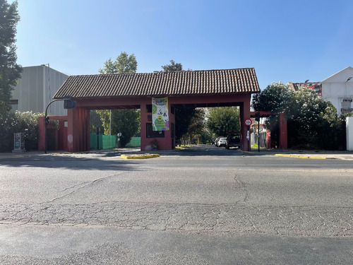 Se Vende  Propiedad Habitacional-comercial En Plena Avenida!