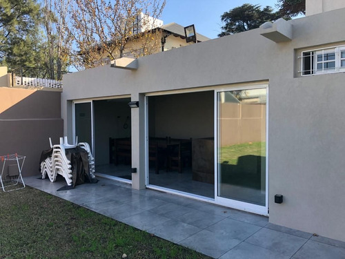 Imagen 7 de 19 de Alquiler Casa 4 Amb Con Parque Y Pileta, Ituzaingo Sur